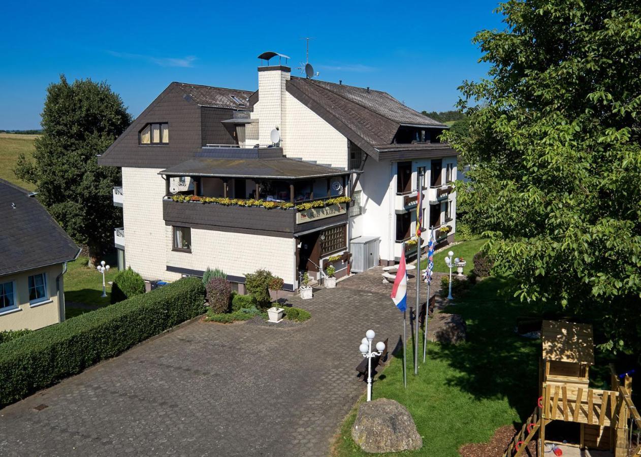 Hotel-Restaurant Maas Lutzerath Esterno foto